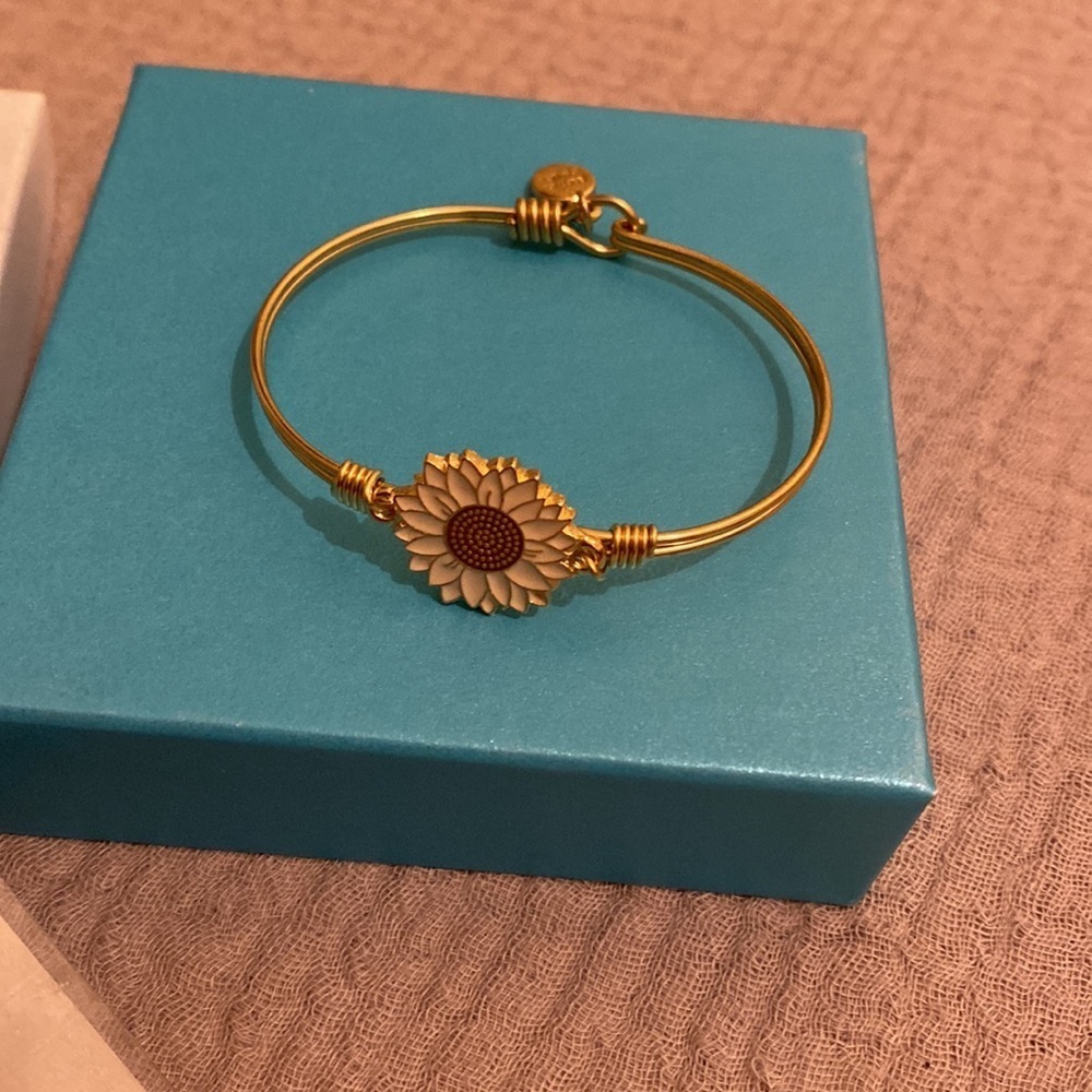 LUCA + Danni beautiful bracelet. New